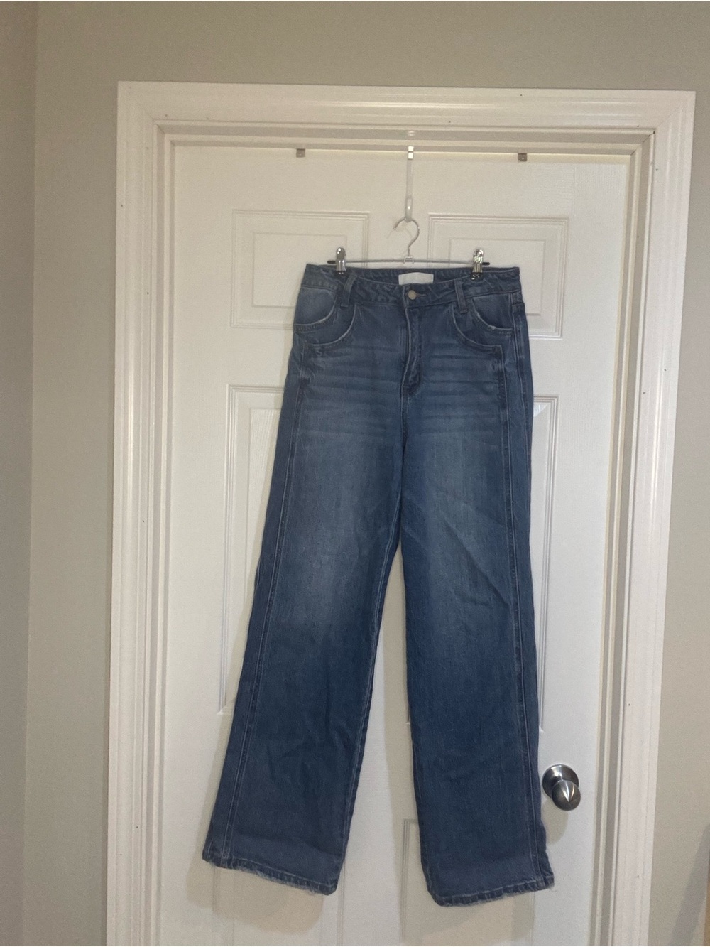 Wide-Leg High-Rise Jeans in Medium Blue